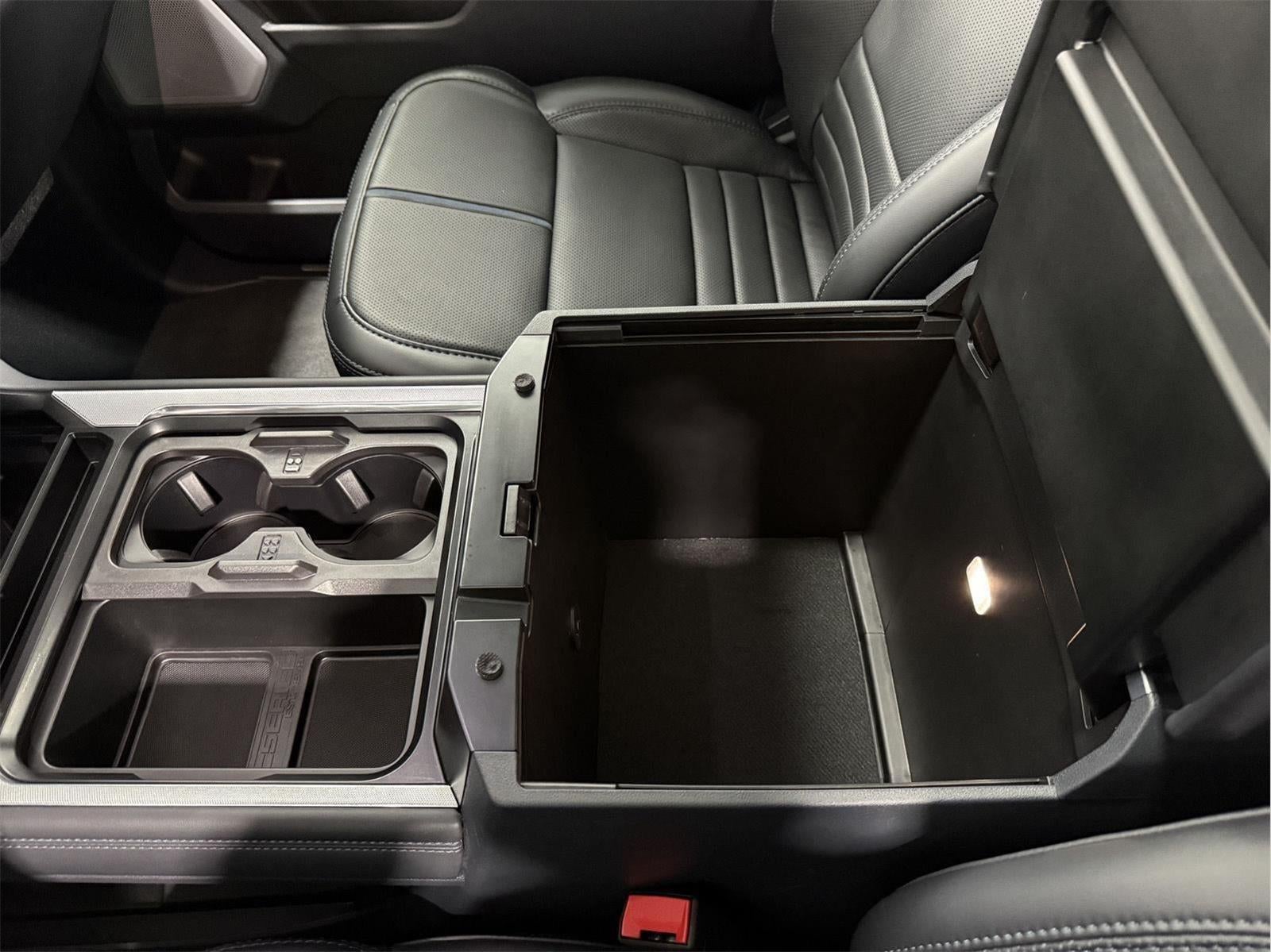 2025 Ford Super Duty F-250 SRW Platinum