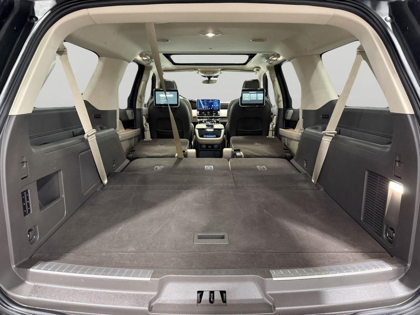 2023 Lincoln Navigator L Reserve